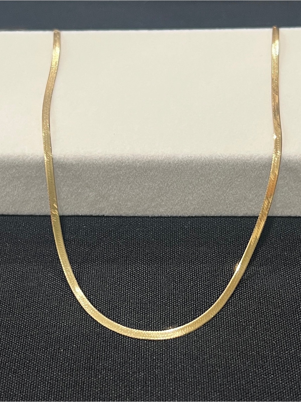 18k Italian 24in 2mm Gold Herringbone Necklace for Women/Men - Picture 4 of 10